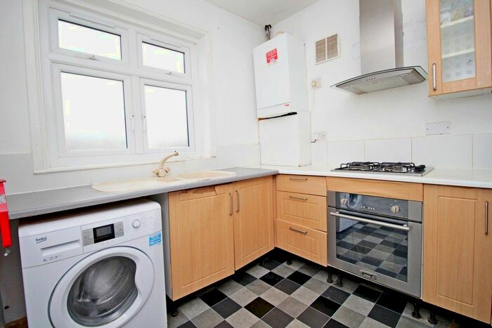 1 Bedroom Flat To Rent In Cromwell Road, Hounslow, TW3