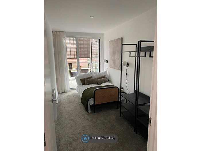 2 Bedroom Flat To Rent In Lewin Road, London, SW16