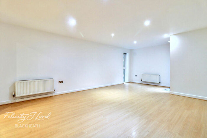 2 Bedroom Apartment To Rent In Meadowcourt Road, London, SE3