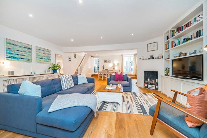 2 Bedroom Flat For Sale In Orbain Road, Fulham, SW6