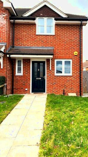 2 Bedroom Semi-Detached House To Rent In North Lane, Aldershot, Hampshire, GU12