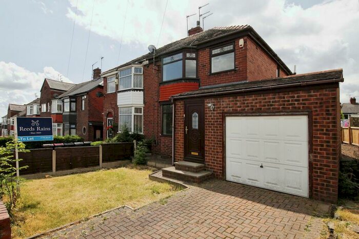3 Bedroom Semi-Detached House To Rent In Warren Mount, Rotherham, South Yorkshire, S61