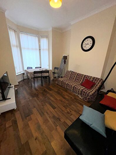 5 Bedroom Terraced House To Rent In Cardigan Road, Hyde Park, Leeds, LS6
