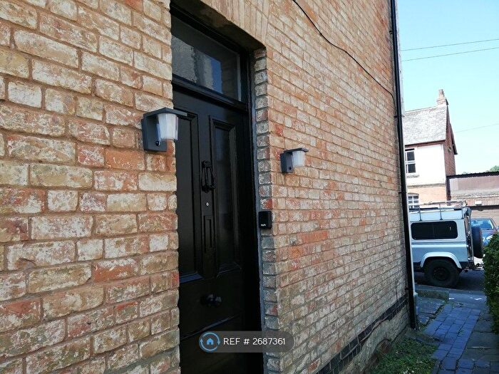 3 Bedroom Semi Detached House To Rent In Conduit Street, Gloucester, GL1