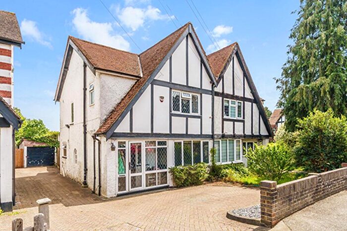 3 Bedroom Semi Detached House For Sale In Court Avenue, Coulsdon, CR5