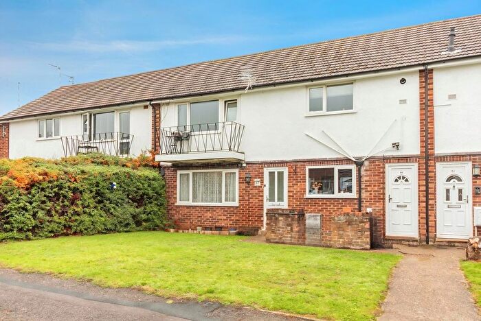 2 Bedroom Flat For Sale In Selsdon Avenue, Woodley, RG5