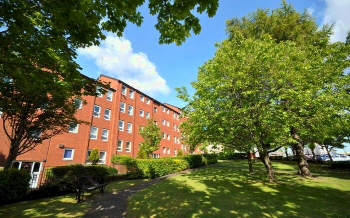 2 Bedroom Flat To Rent In Linden Way, Anniesland, Glasgow, G13