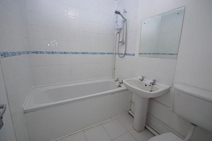 1 Bedroom Flat To Rent In Lowestoft Drive, SL1