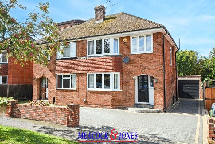3 Bedroom Semi-Detached House For Sale In Rochford Avenue, Shenfield, Brentwood, CM15