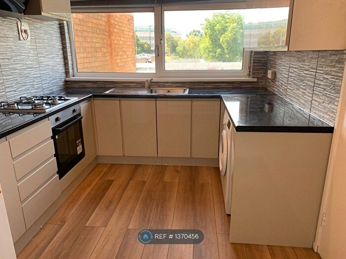 2 Bedroom Maisonette To Rent In Church Walk, Burgess Hill, RH15