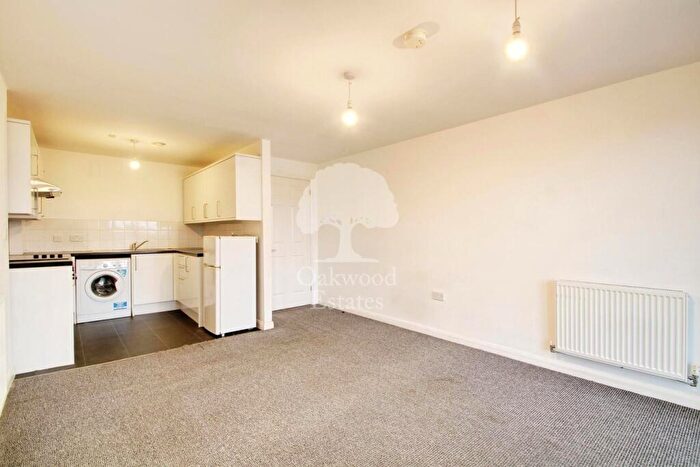 1 Bedroom Apartment To Rent In Meadfield Road, Slough, SL3