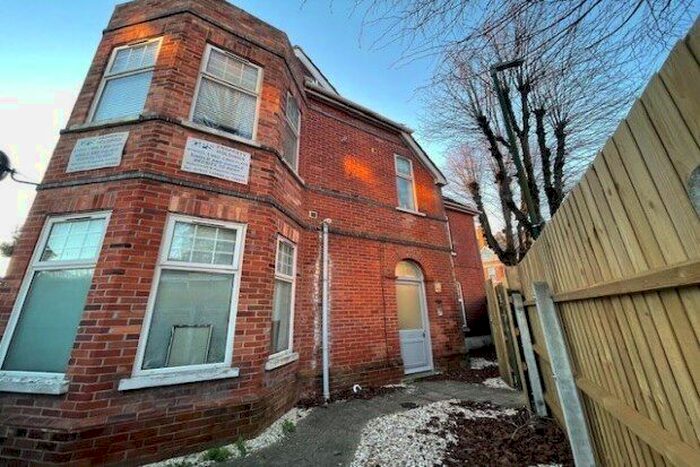 1 Bedroom Flat To Rent In Cecil Road, Bournemouth, BH5