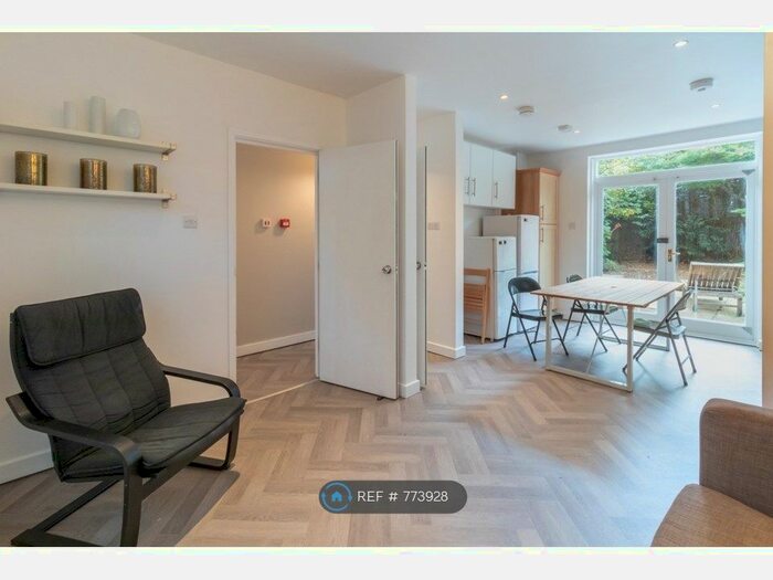 4 Bedroom Terraced House To Rent In Searles Road, London, SE1