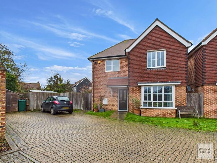 3 Bedroom Detached House For Sale In Violet Close, Bognor Regis, PO21