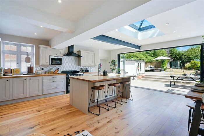 4 Bedroom Semi-detached House For Sale In Roundwood View, Banstead, SM7