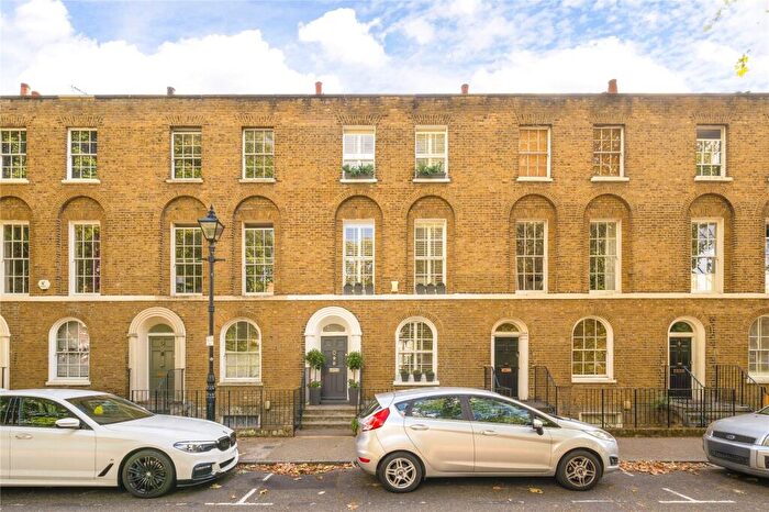 3 Bedroom Terraced House For Sale In Arbour Square, London, E1