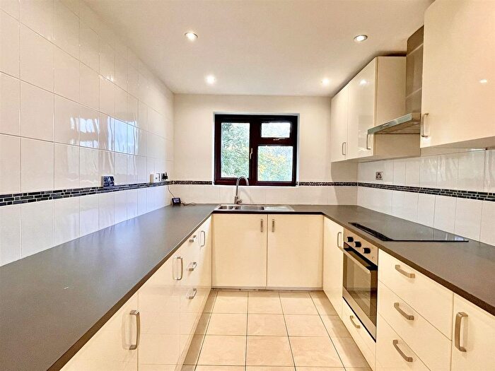 2 Bedroom Maisonette To Rent In Tenbury Close, Redditch, B98