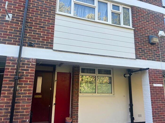 2 Bedroom Flat To Rent In Jasmine Gardens, Croydon, CR0