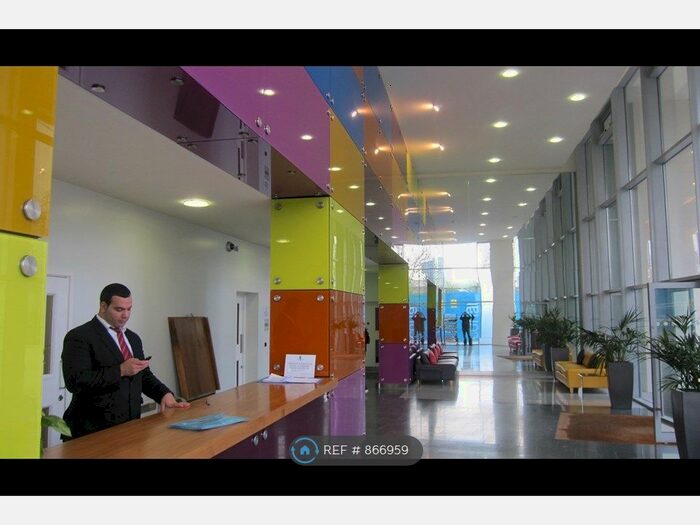 2 Bedroom Flat To Rent In Icona Point, London, E15