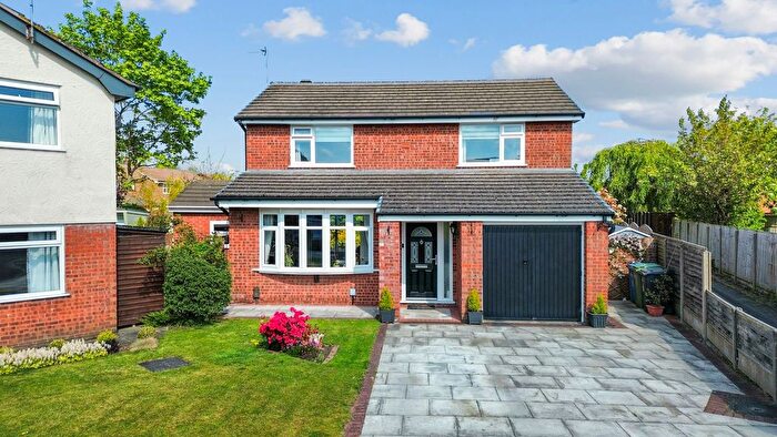 4 Bedroom Detached House For Sale In Shropshire Close, Woolston, WA1