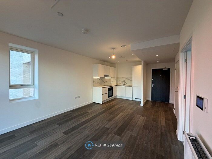 1 Bedroom Flat To Rent In Emerald House, London, W3