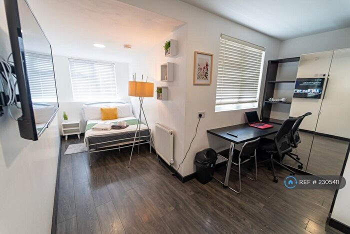 Studio To Rent In North Road, Selly Oak, Birmingham, B29