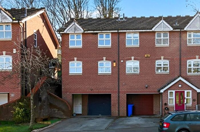 3 Bedroom Semi Detached House For Sale In Periwood Lane, Woodseats, Sheffield, S8