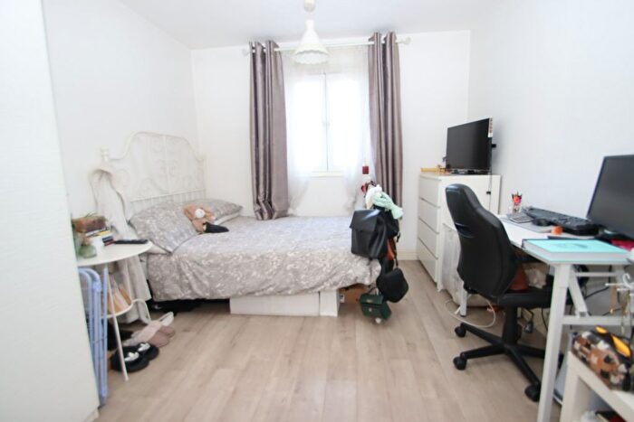 2 Bedroom Maisonette To Rent In Broad Lane, London, N15