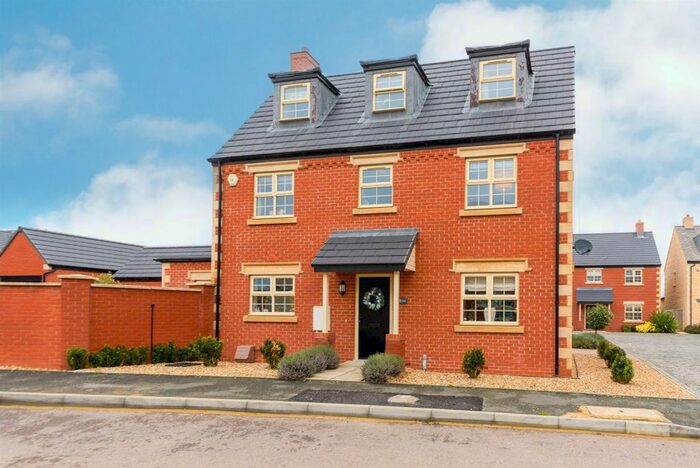 5 Bedroom Detached House For Sale In Top Lock Meadows, Stamford, PE9
