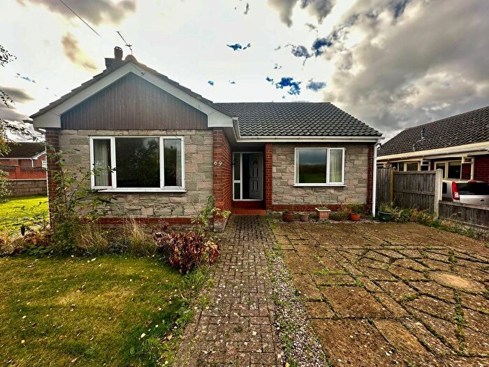 3 Bedroom Bungalow For Sale In Aston Park Road, Shotton, Deeside, Flintshire, CH5