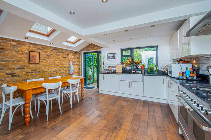 4 Bedroom Terraced House To Rent In Gillespie Road, N5