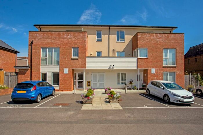 2 Bedroom Apartment To Rent In Queen Street Horsham, RH13