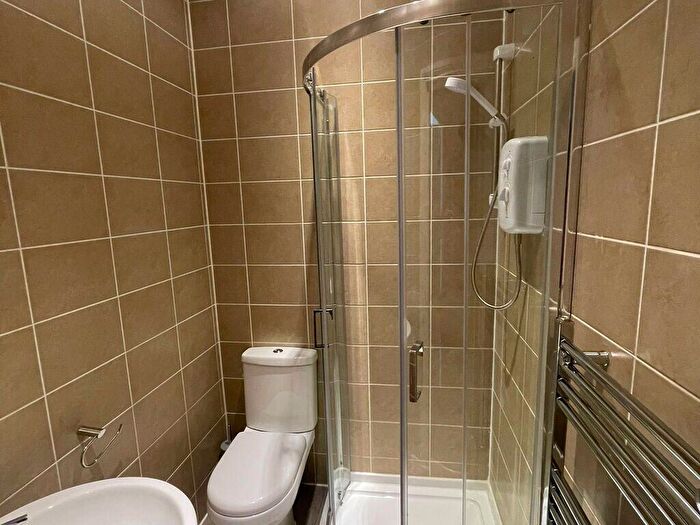Studio To Rent In Whitefield Tce, Flat, PL4