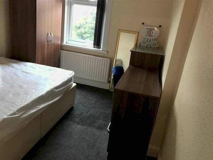 5 Bedroom Terraced House To Rent In East Park Road, Leicester, LE5