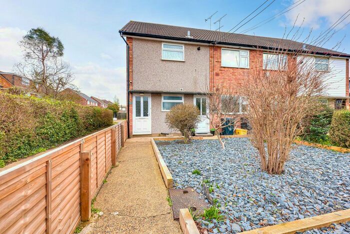 2 Bedroom Flat To Rent In South View Road, Benfleet, SS7