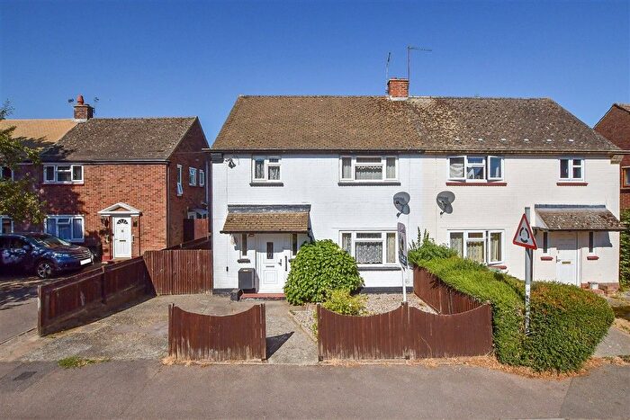 3 Bedroom Semi-Detached House For Sale In Burston Road, Coxheath, Maidstone, Kent, ME17