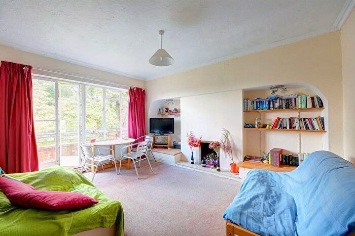 3 Bedroom Apartment To Rent In Lane Court, SW11