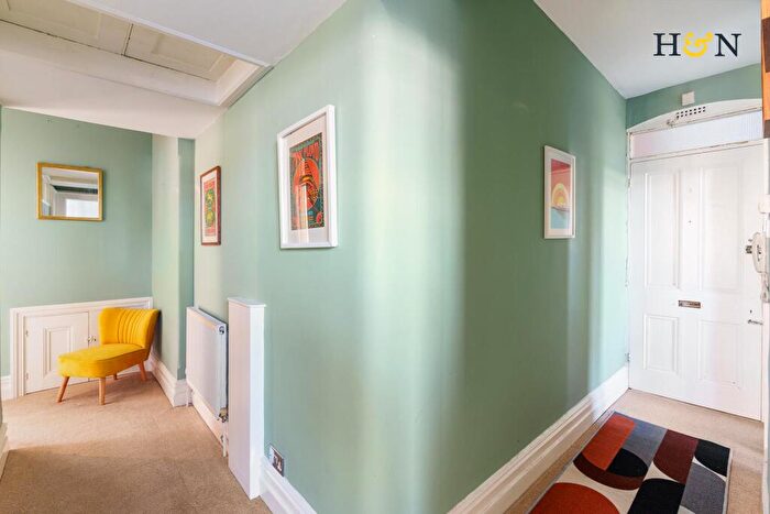 1 Bedroom Flat For Sale In Eaton Gardens Mansions, Eaton Gardens, Hove, BN3