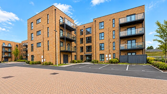 2 Bedroom Property To Rent In Lance Street, Rainham, RM13