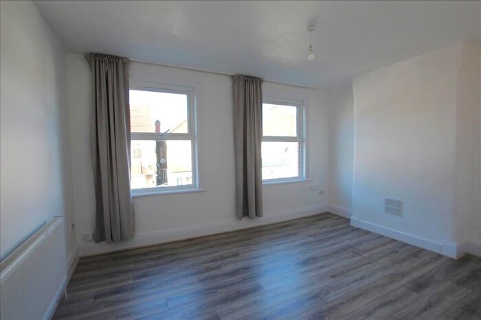 2 Bedroom Flat To Rent In Napier Road, Tottenham, London, N17