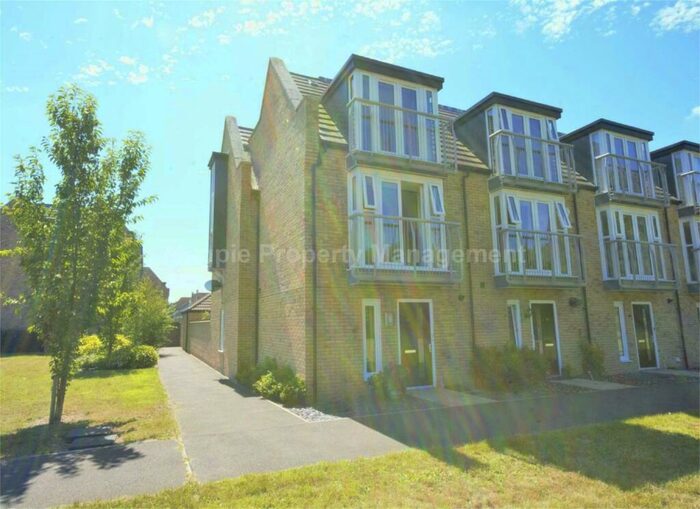3 Bedroom Town House To Rent In Little Paxton, PE19