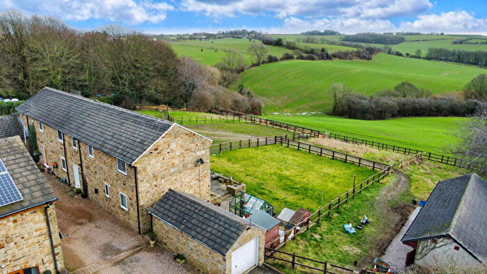 3 Bedroom Mews For Sale In Violet Farm Court, Brierley, Barnsley, S72