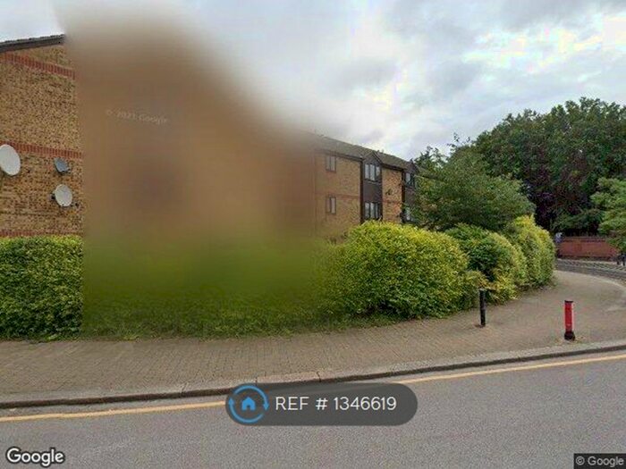 1 Bedroom Flat To Rent In Britten Court, London, E15