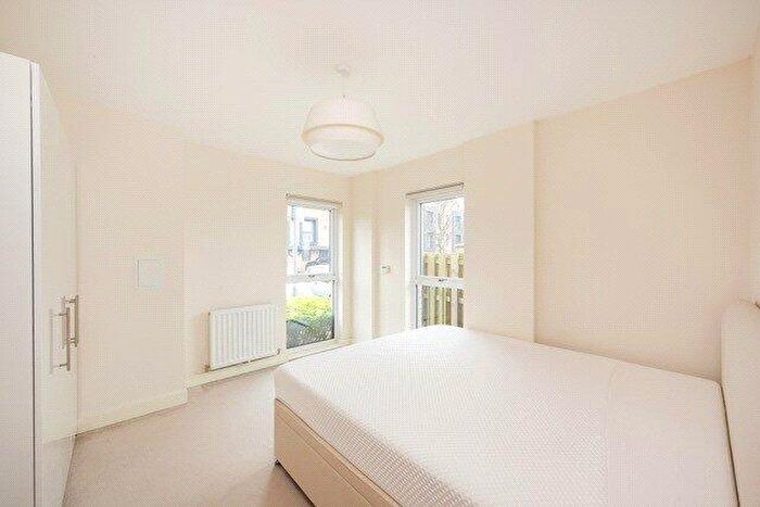 2 Bedroom Apartment For Sale In Swannell Way, London, NW2