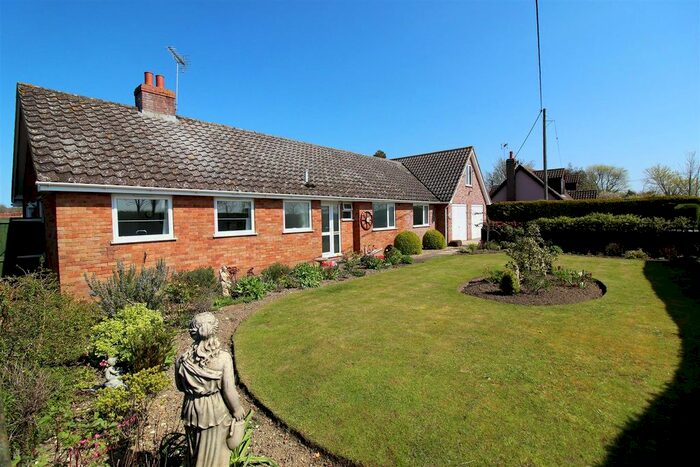 4 Bedroom Detached Bungalow For Sale In Great Bricett, Ipswich, IP7