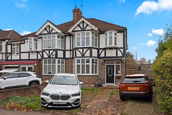 3 Bedroom Semi Detached House For Sale In Stoneleigh Avenue, Worcester Park, KT4