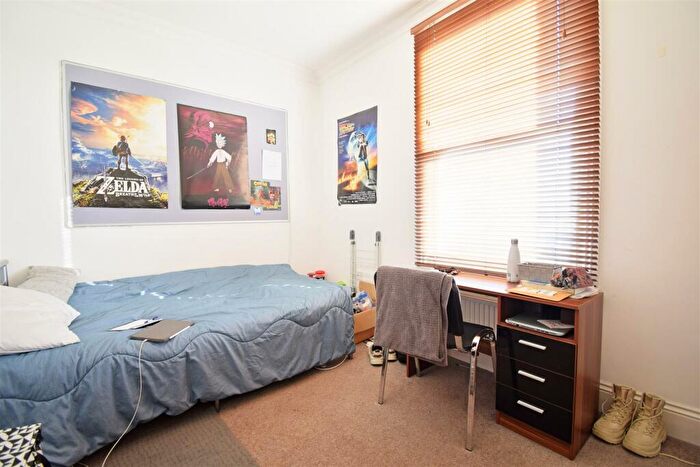 6 Bedroom Terraced House To Rent In Moorgate Avenue, Sheffield, S10