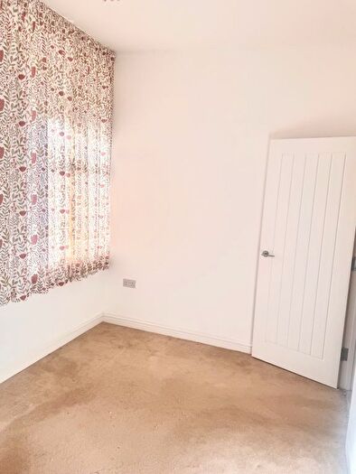 2 Bedroom Flat To Rent In Bishops Place, Paignton, TQ3
