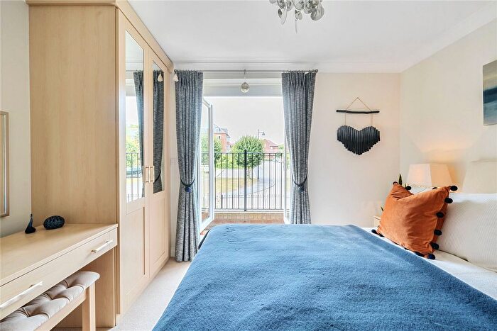 2 Bedroom Flat To Rent In Chichester House, Hillcroft Close, Lymington, SO41