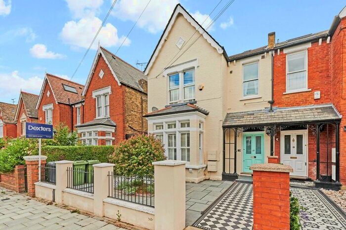 2 Bedroom Flat To Rent In Elms Road, London, SW4